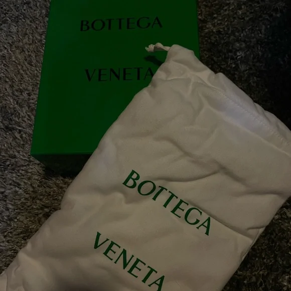 Never worn new with dust bags and original box - Picture 4 of 4